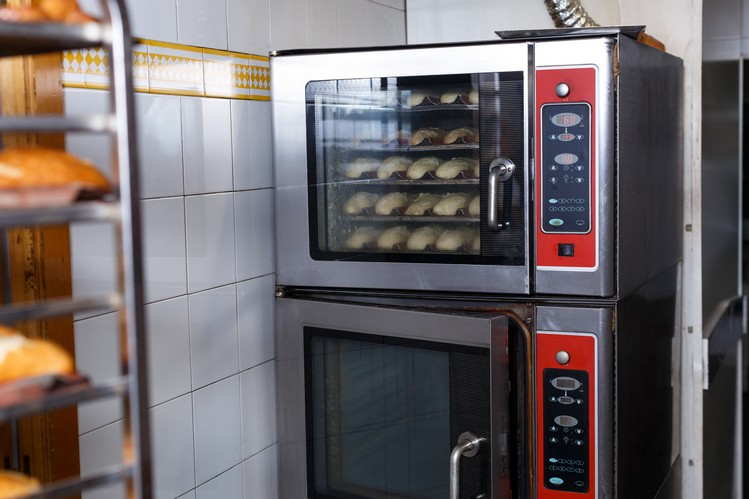 Wat is het verschil tussen een professionele oven en een huishoudelijke oven