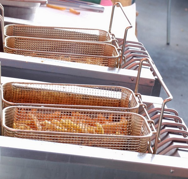 Hoe-maak-ik-een-professionele-friteuse-schoon