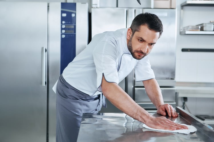desinfection-surfaces-inox