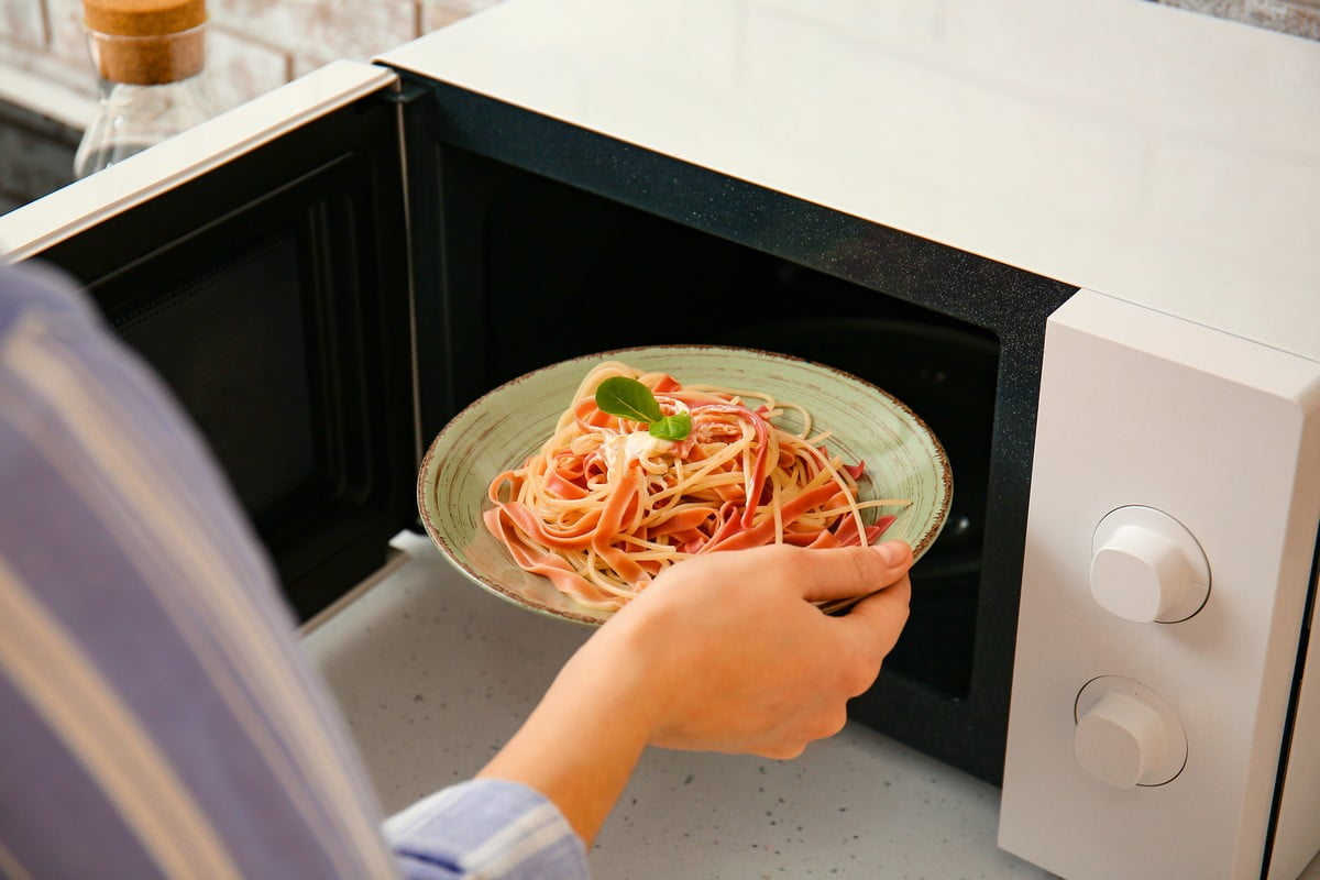 Chauffer plat au micro-ondes
