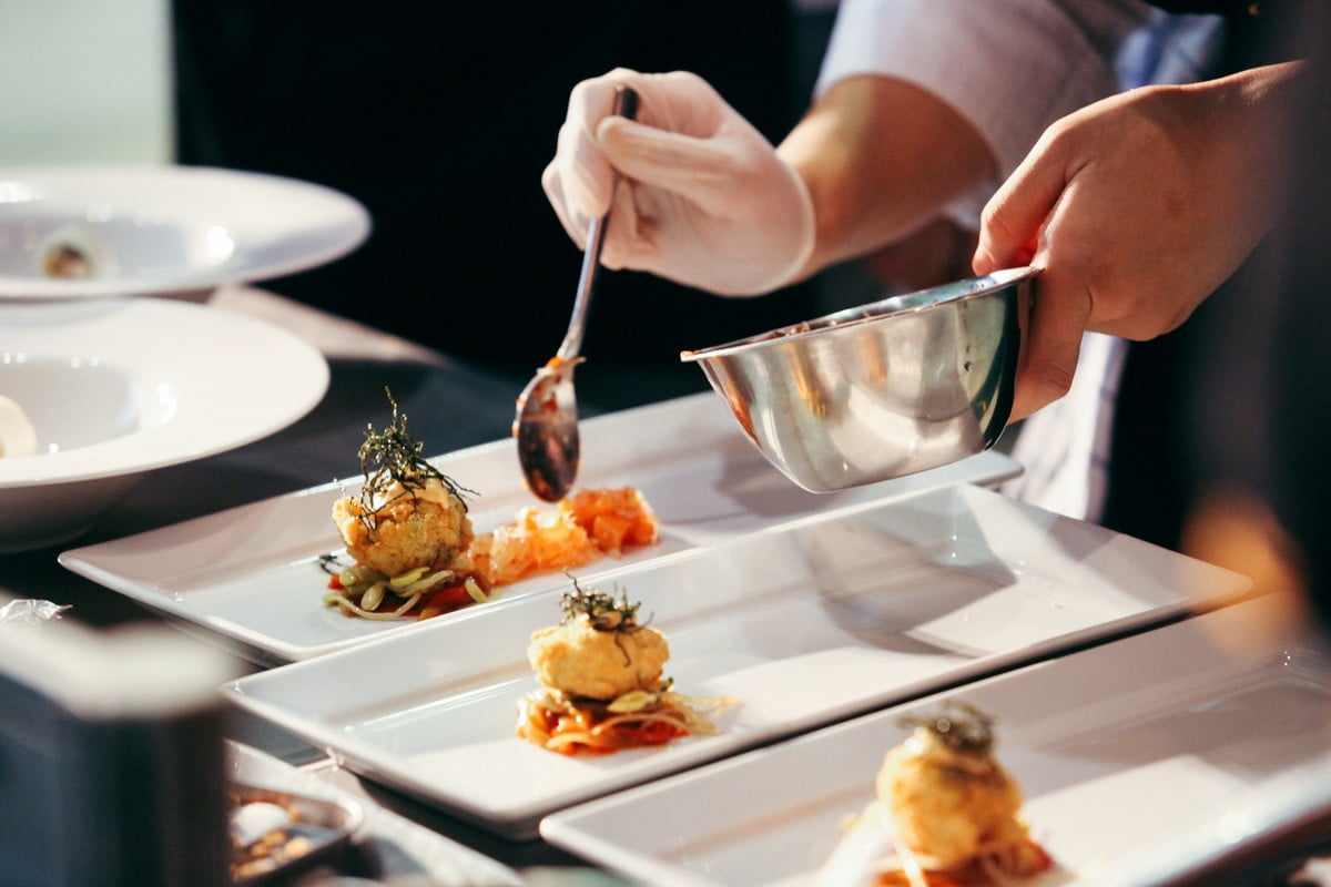 Dressage de plats gastronomiques
