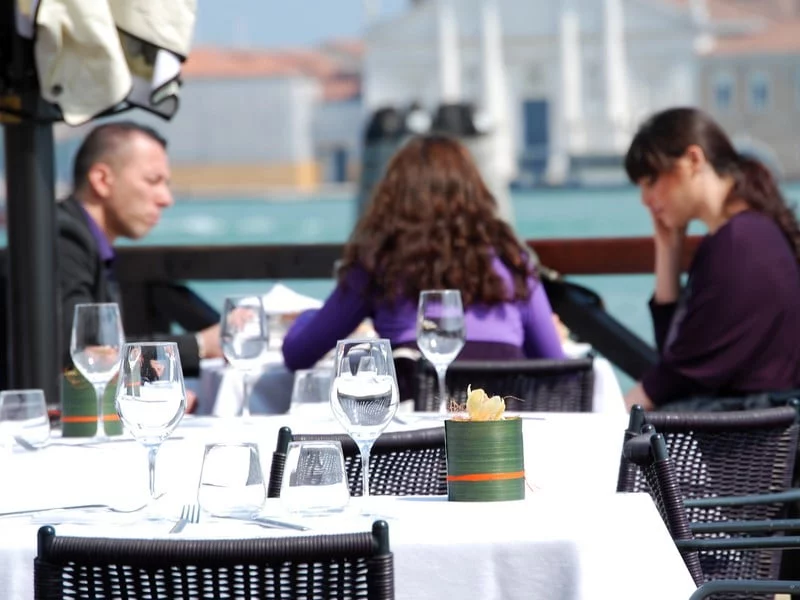 Comment attirer plus de clients avec l’aménagement de la terrasse de mon restaurant ?