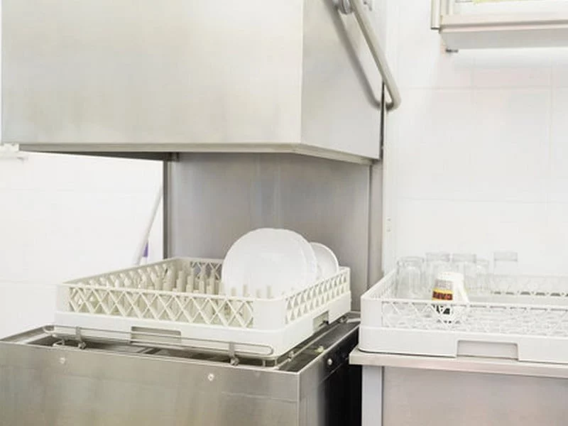 Comment entretenir un lave-vaisselle professionnel ?