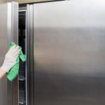 nettoyer-armoire-chauffante-en-inox.