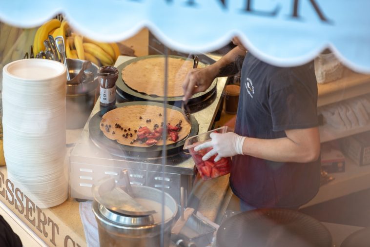 ouvrir une crêperie ambulante.