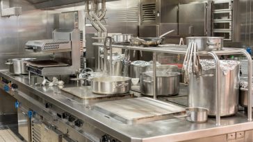 equipement-de-cuisine-en-inox.