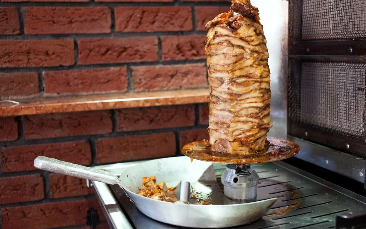 Comment faire cuire la viande à kebab avec la machine ?