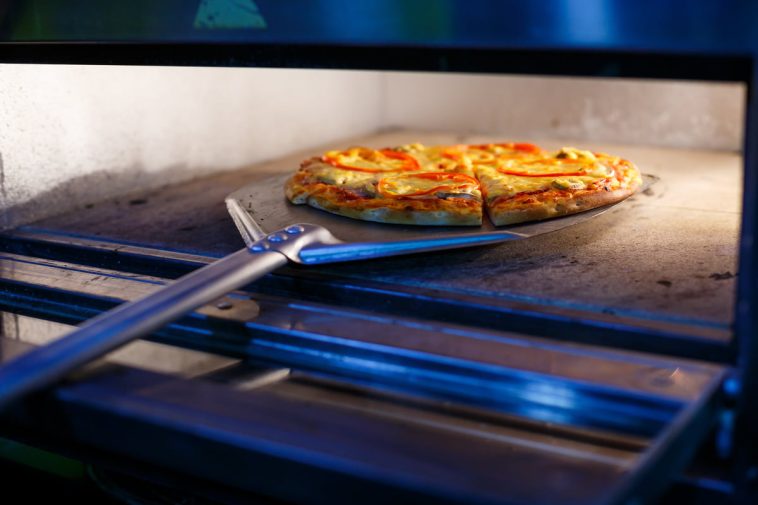 pelle à pizza