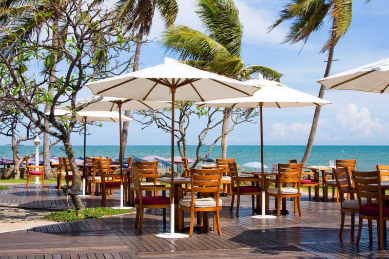 parasol restaurant plage