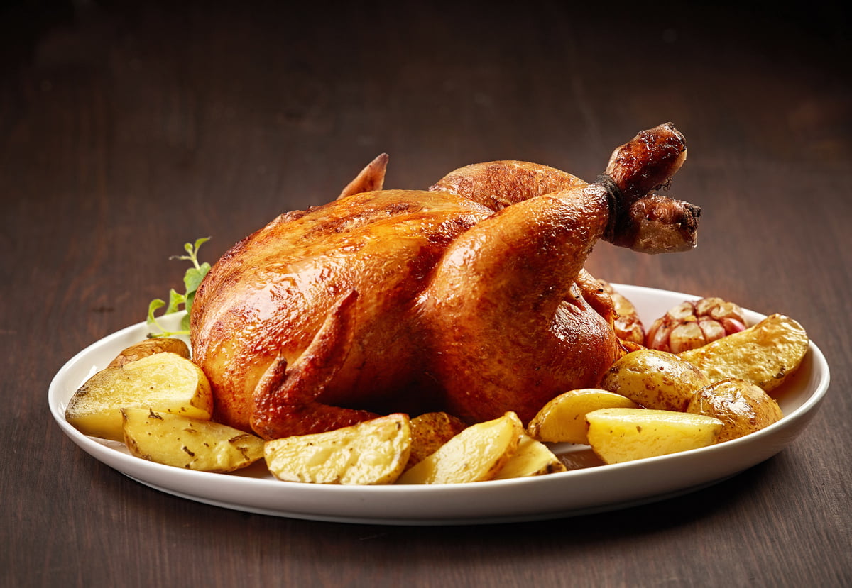 poulet-roti-et-ses-savoureuses-pommes-de-terre