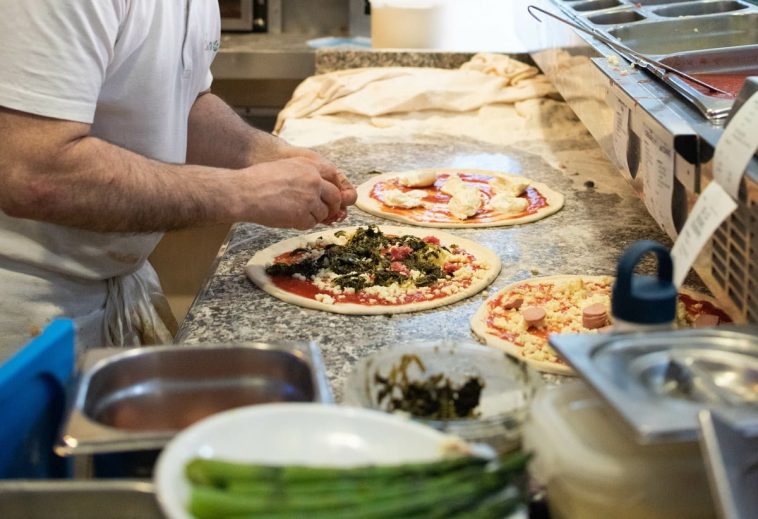 table-refrigeree-a-pizza