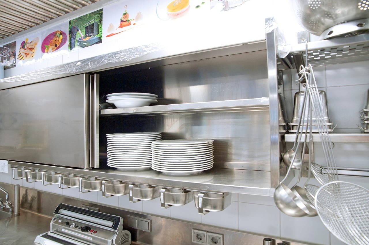 placard murale en inox.