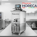 Fermenteur à levain JAC TL40 dans un laboratoire de boulangerie moderne avec artisans au travail