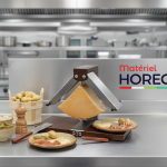 Appareil à raclette professionnel Louis Tellier BREZIERE sur une table élégante en restaurant